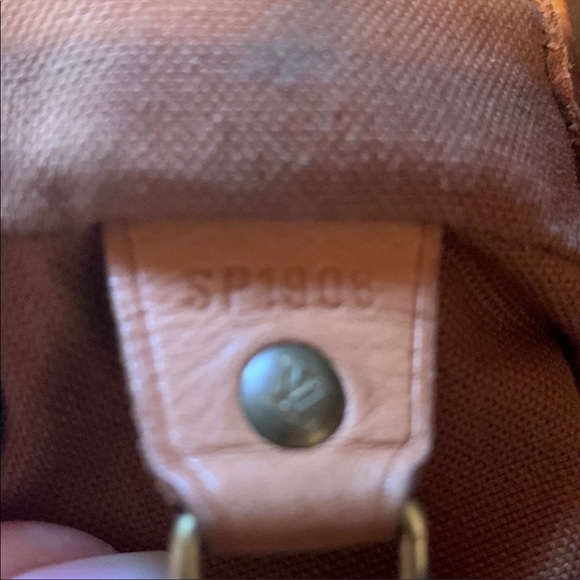 Louis Vuitton GM Backpack - Picture 3 of 8